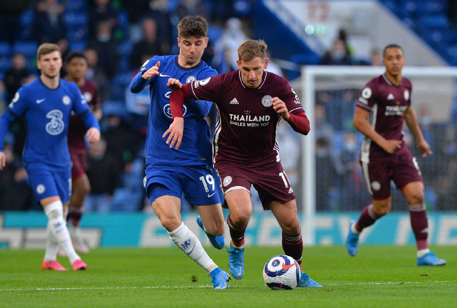 体育CBA半决赛：占得先机 新疆男篮125-90浙江稠州